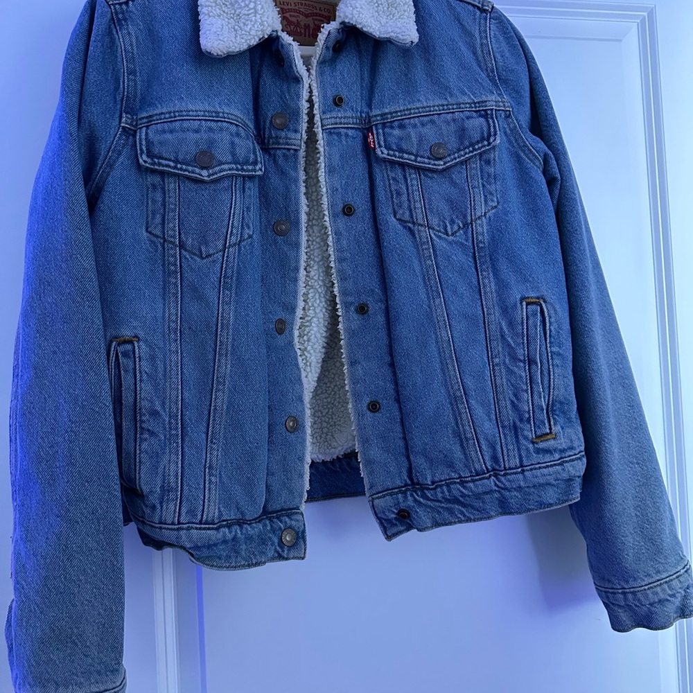 Levi's Classic Denim Jacket with Sherpa Lining